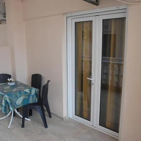 Light Blue Aparthotel *