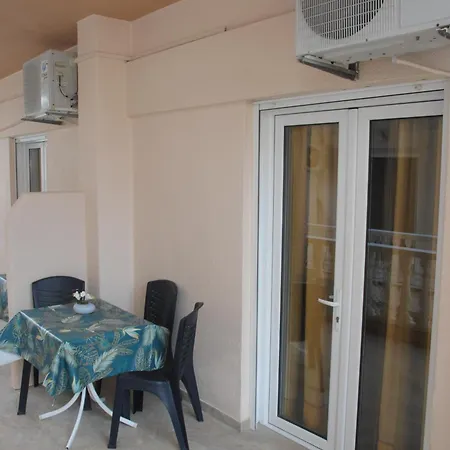 Light Blue Hotel de apartamente Paralía