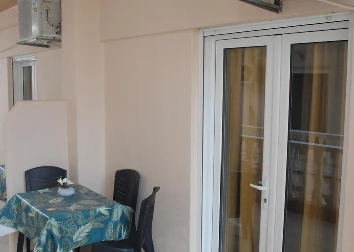 Light Blue Aparthotel Paralía